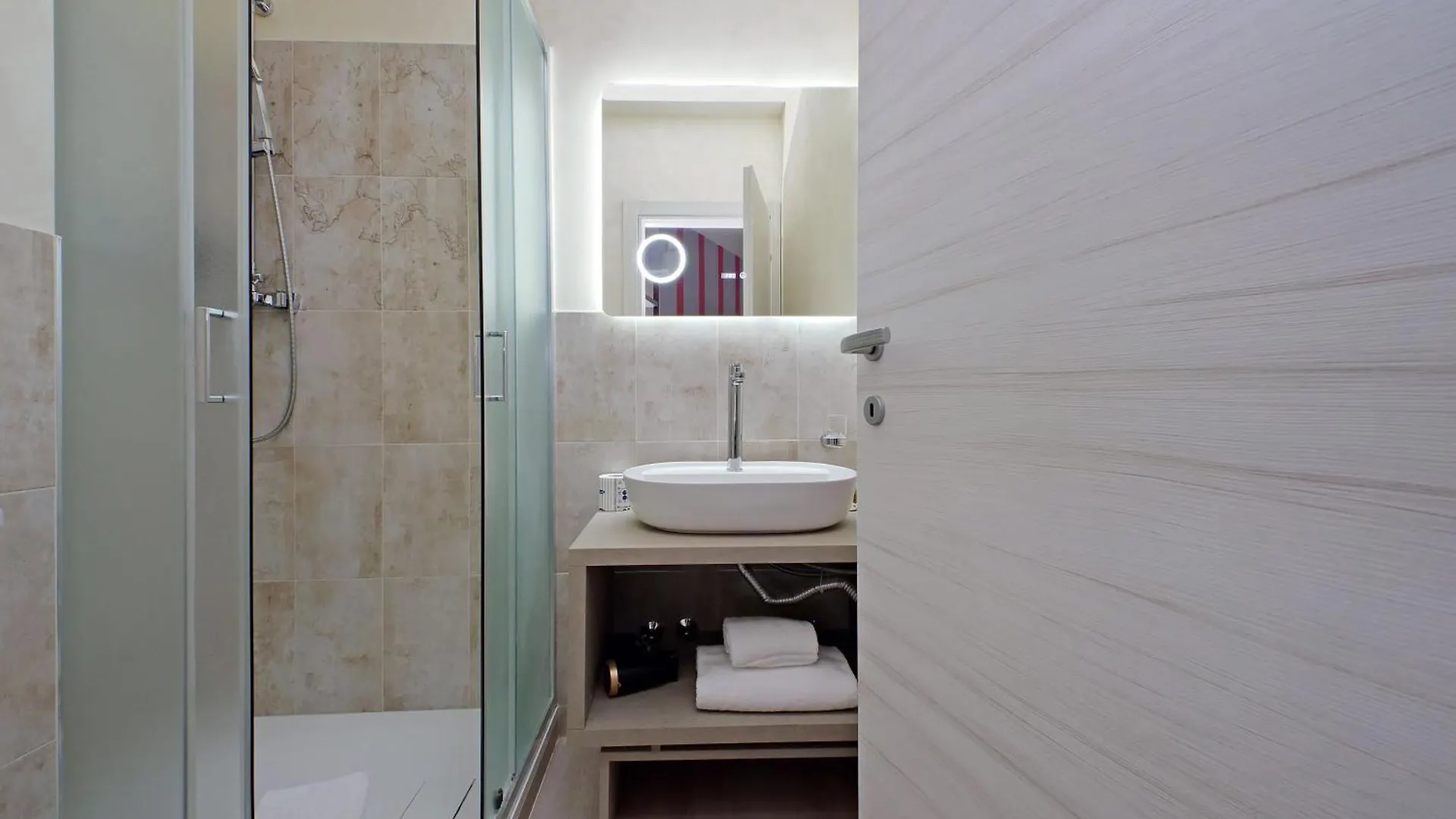 Termini Comfort Rooms By Flatinrome Guest house