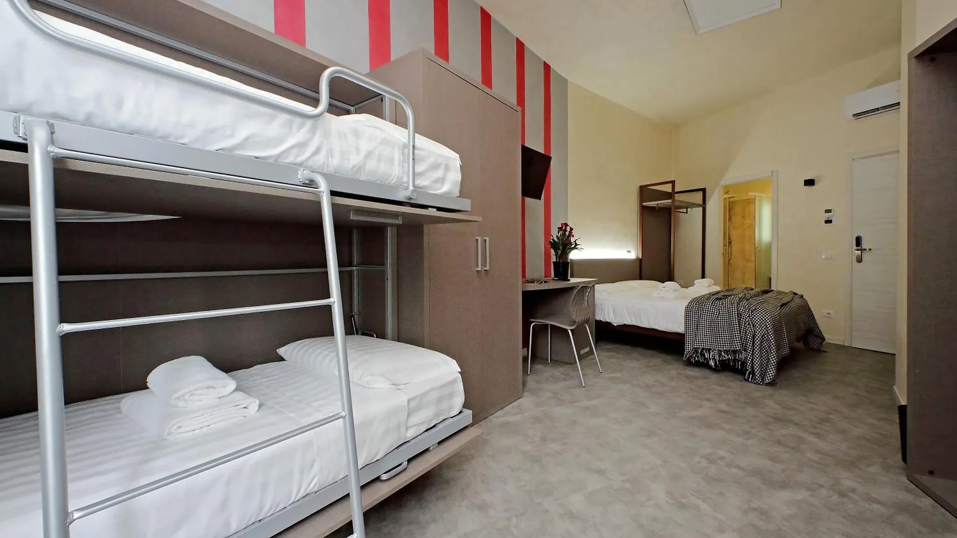 Termini Comfort Rooms By Flatinrome Italy