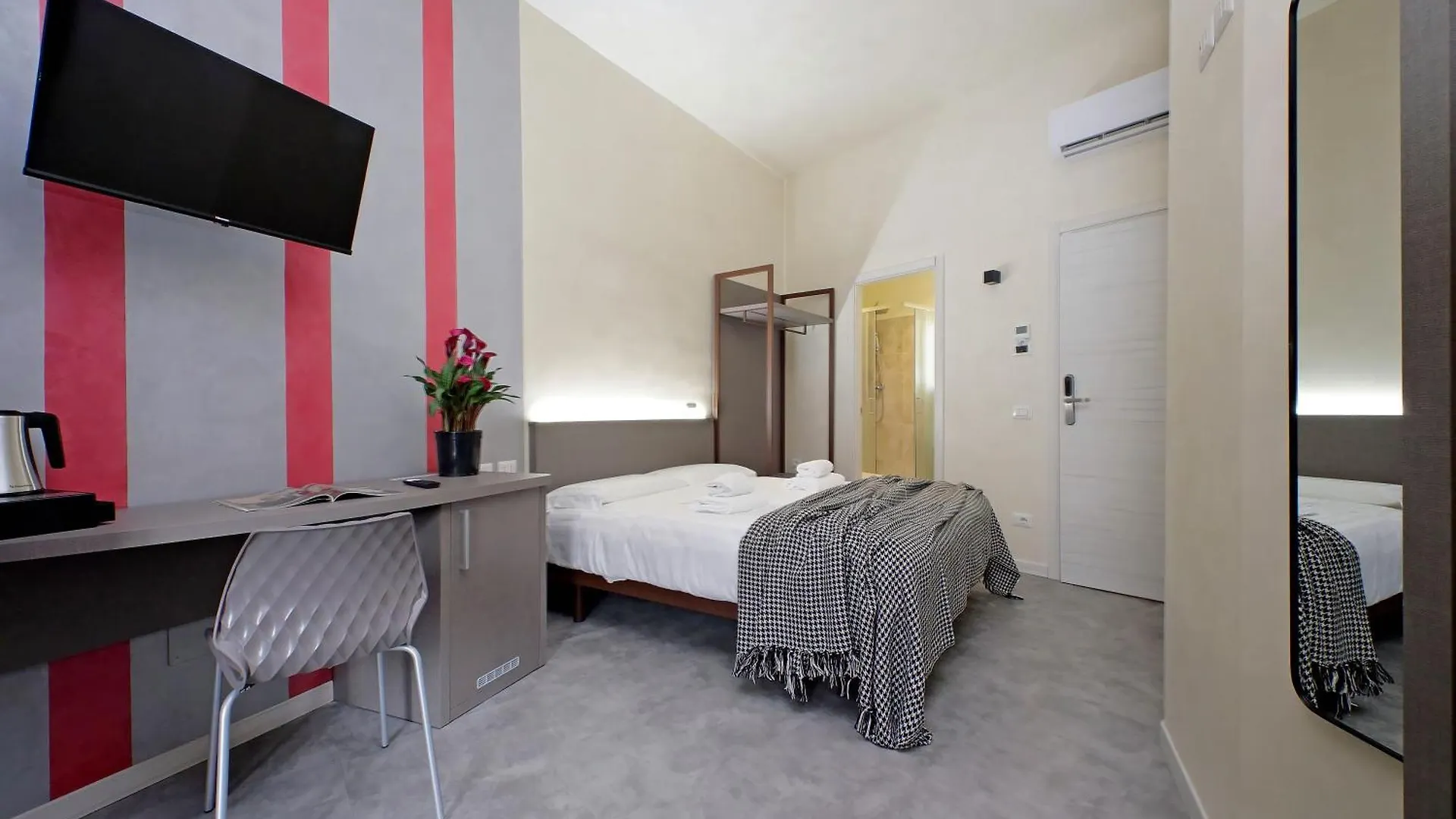 Termini Comfort Rooms By Flatinrome 0*, Rome Italy